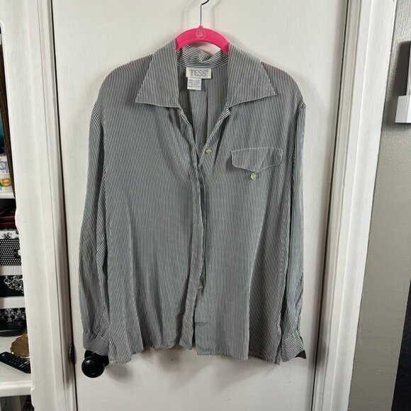 Vintage Tess gray/cream 100% silk button up shirt. - Picture 1 of 8